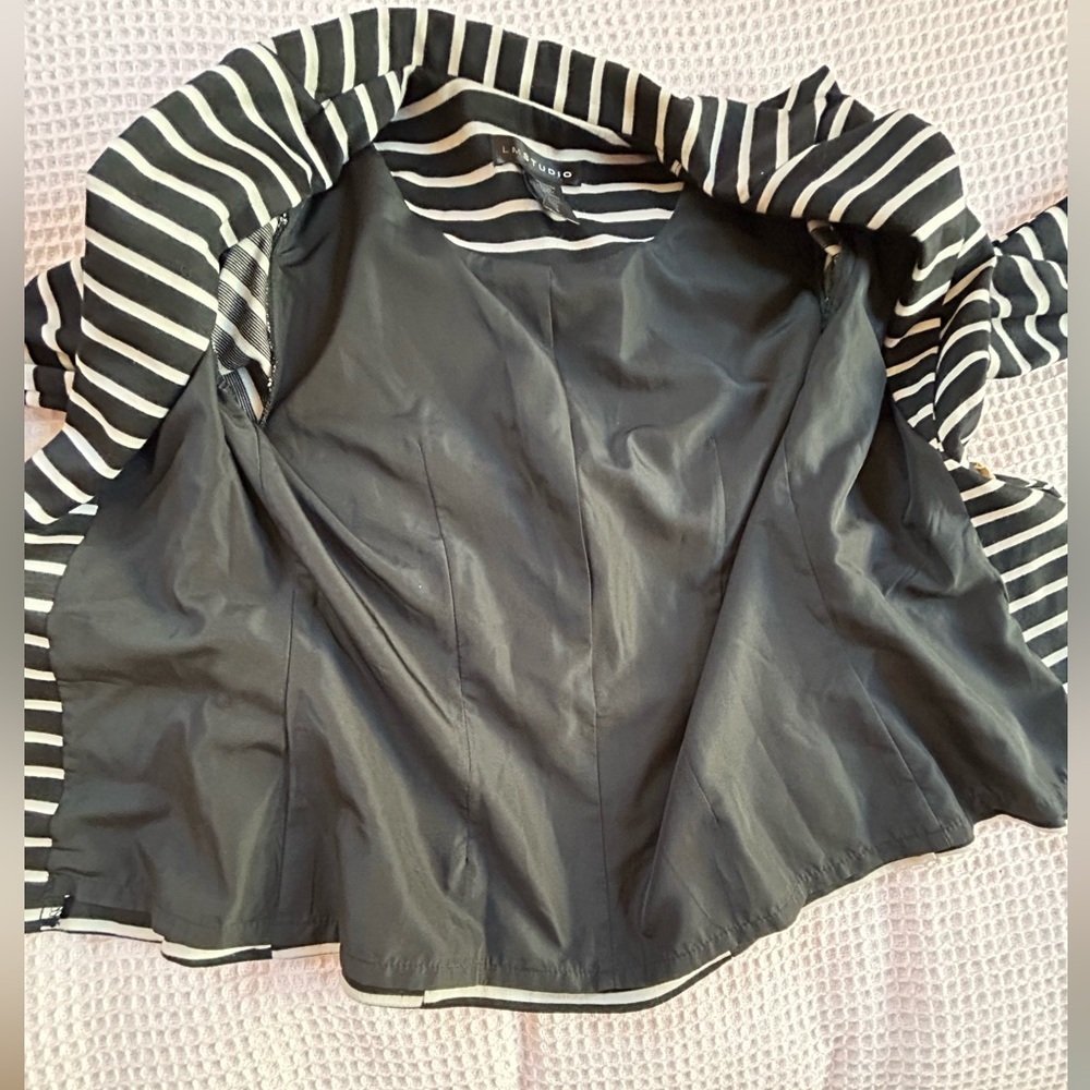 LM Studio Black White lined Striped knit Blazer Jacket Size 8 career Office chic - Picture 6 of 7